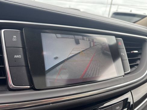 Used 2019 Buick Enclave Essence AWD/4WD image 28