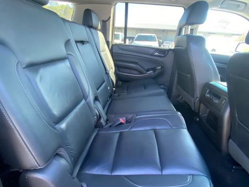 Used 2018 Chevrolet Suburban LT image 19
