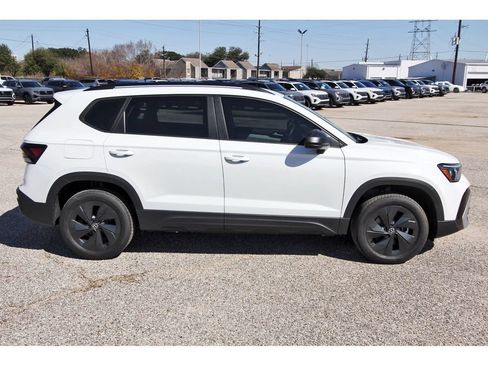 Used 2026 Volkswagen Taos S FWD image 8