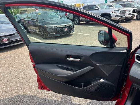 Used 2020 Toyota Corolla LE FWD image 32