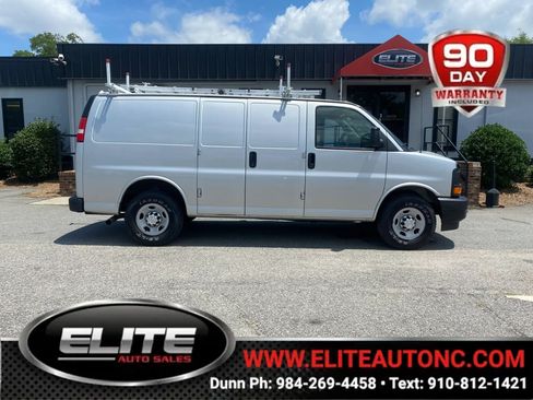 Used 2017 Chevrolet Express 2500 RWD image 1