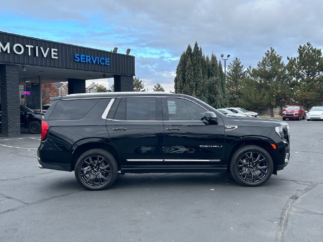 Used 2024 GMC Yukon Denali w/ Denali Reserve Package AWD/4WD image 2