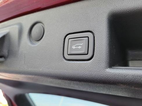 Used 2023 Chevrolet Equinox LT AWD/4WD image 10