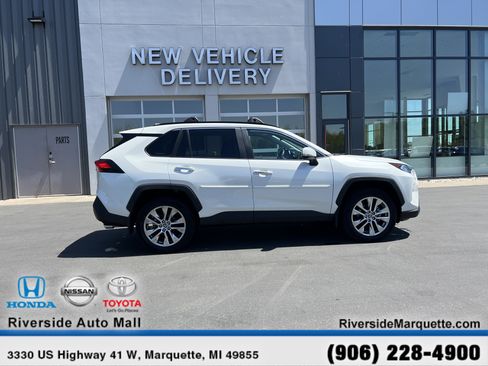 Used 2020 Toyota RAV4 Limited AWD/4WD image 10