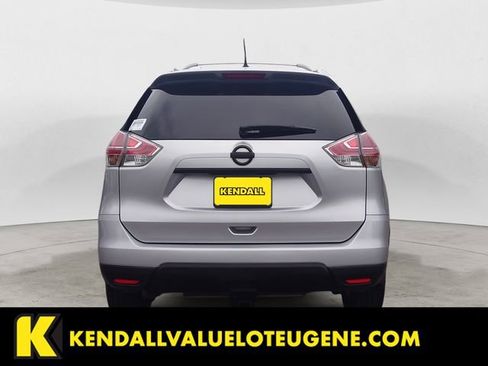 Used 2016 Nissan Rogue SV w/ SV Premium Package AWD/4WD image 4