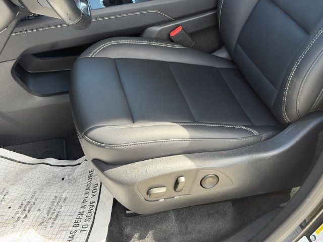 Used 2026 GMC Acadia Elevation w/ Elevation Premium Package FWD image 14