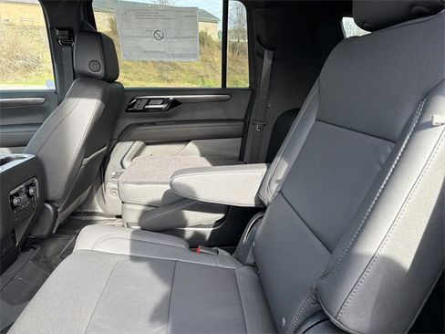 New 2026 Chevrolet Suburban Z71 w/ Comfort Package image 43