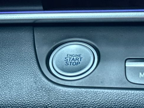 Used 2024 Hyundai Elantra SEL w/ Convenience Package FWD image 17