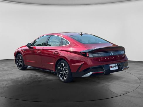 Used 2025 Hyundai Sonata SEL FWD image 6