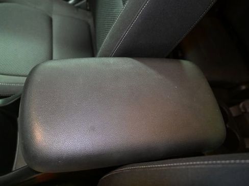 Used 2016 Chevrolet Colorado LT w/ LT Convenience Package image 27