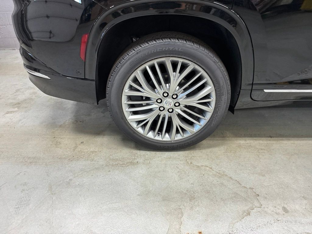 New 2027 Buick Enclave Avenir FWD image 3