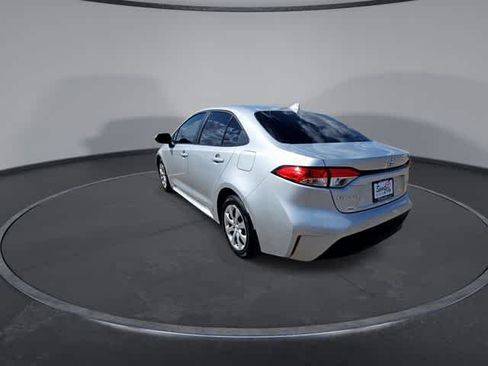 Used 2026 Toyota Corolla LE FWD image 6