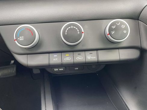 Certified 2026 Hyundai Elantra SE FWD image 29