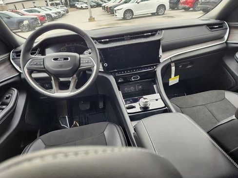 New 2026 Jeep Grand Cherokee Altitude AWD/4WD image 10