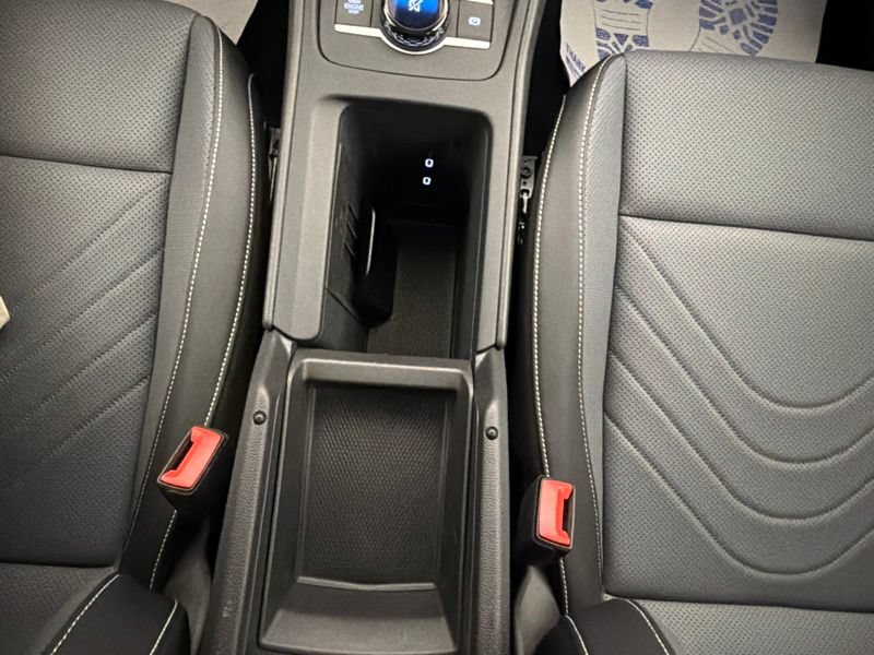 Used 2025 Volkswagen Tiguan SE w/ Panoramic Sunroof Package AWD/4WD image 35
