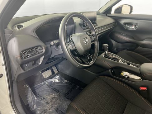Used 2025 Honda HR-V Sport image 9