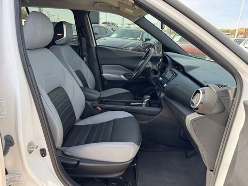 Used 2023 Nissan Kicks SR w/ SR Premium Package image 25