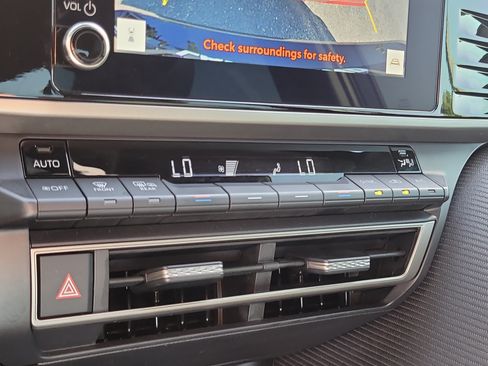 Used 2025 Toyota Camry SE FWD image 24