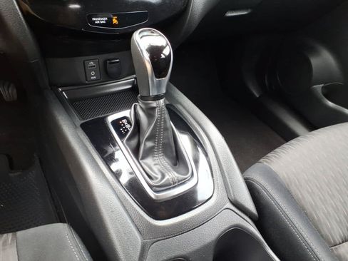 Used 2017 Nissan Rogue S FWD image 21
