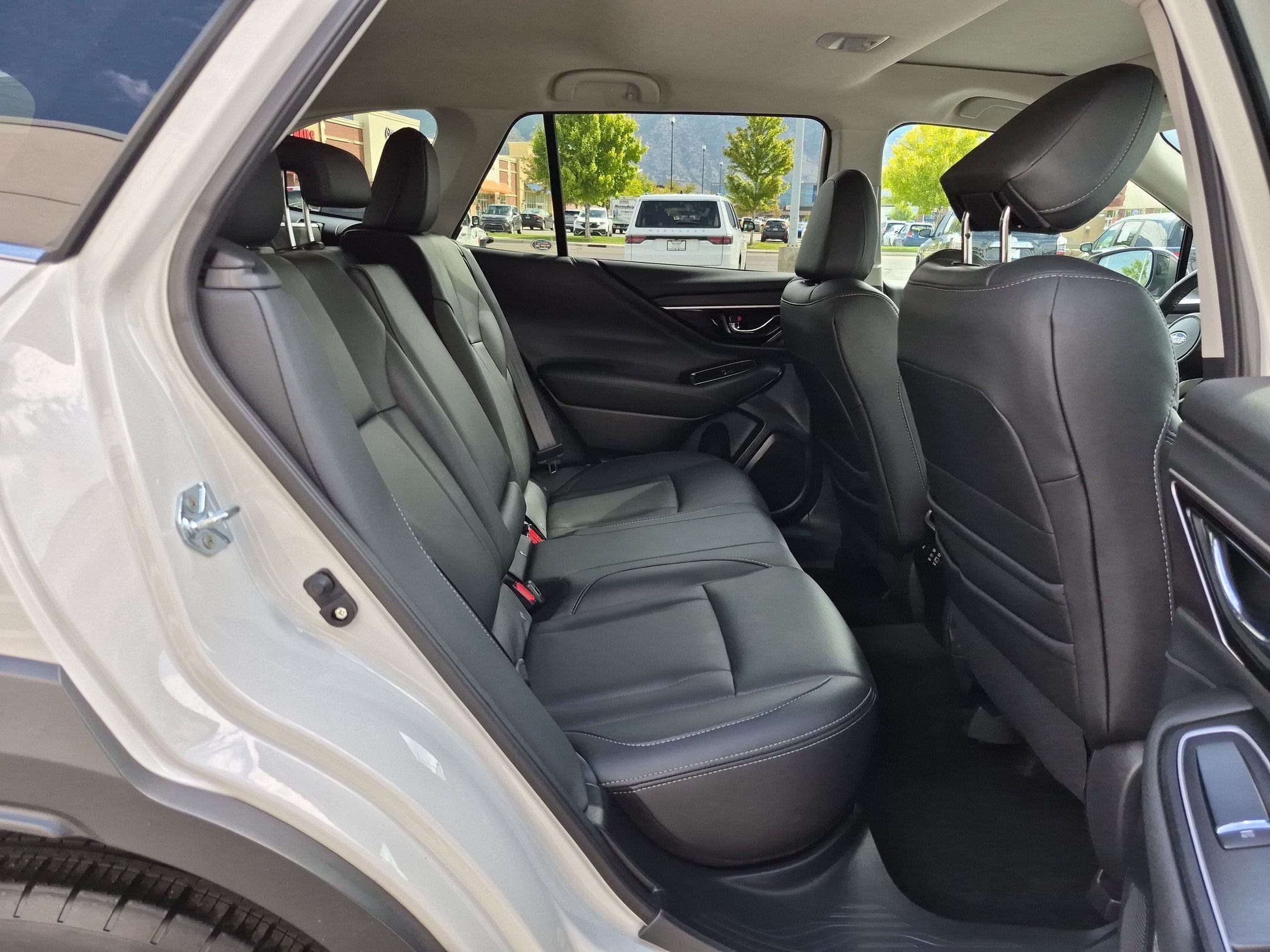 Used 2025 Subaru Outback Touring w/ Popular Package #2 AWD/4WD image 34
