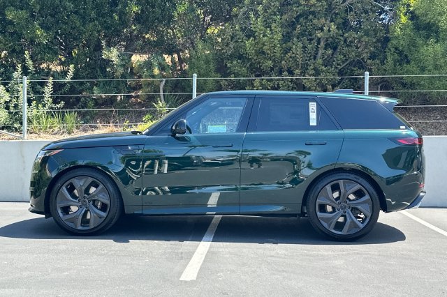 New 2026 Land Rover Range Rover Sport Dynamic SE AWD/4WD image 2