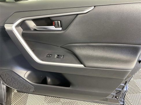 Used 2024 Toyota RAV4 XLE w/ Convenience Package image 23