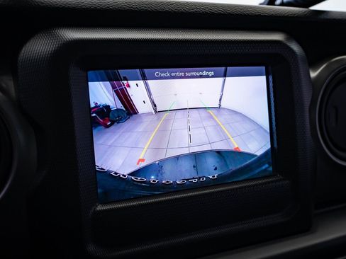 Used 2022 Jeep Wrangler Willys image 29