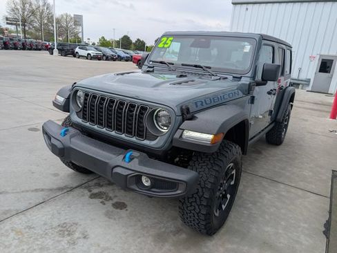 Used 2025 Jeep Wrangler Unlimited Rubicon 4xe AWD/4WD image 36