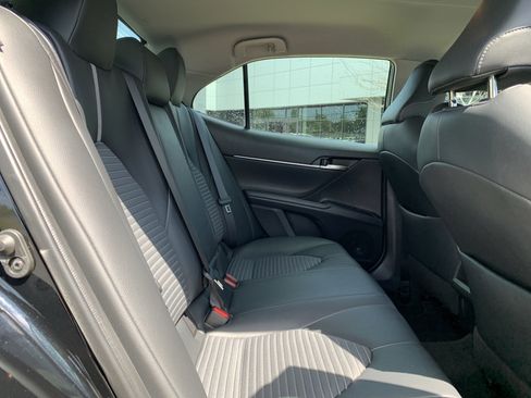 Used 2019 Toyota Camry SE image 33