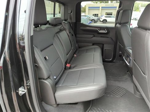 Used 2025 Chevrolet Silverado 1500 LTZ image 32