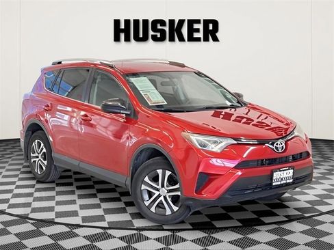 Used 2016 Toyota RAV4 LE image 1