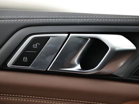 New 2026 BMW X5 xDrive50e w/ Executive Package image 16