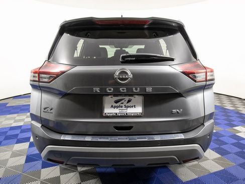 Used 2022 Nissan Rogue SV image 6