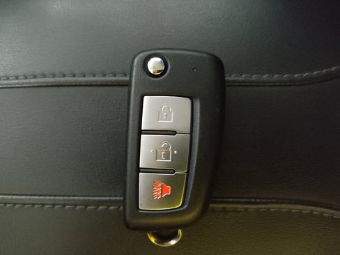 Used 2017 Nissan Rogue S image 32