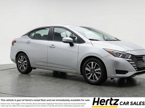 Used 2025 Nissan Versa SV image 1