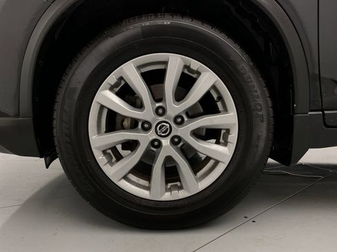 Used 2018 Nissan Rogue SV AWD/4WD image 23
