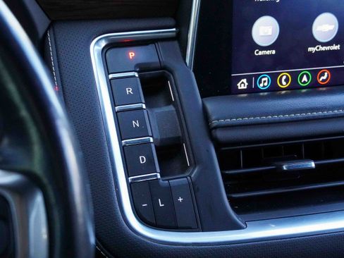 Used 2021 Chevrolet Suburban Premier w/ Premium Package image 29