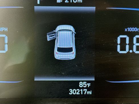 Used 2024 Hyundai Venue SEL FWD image 14