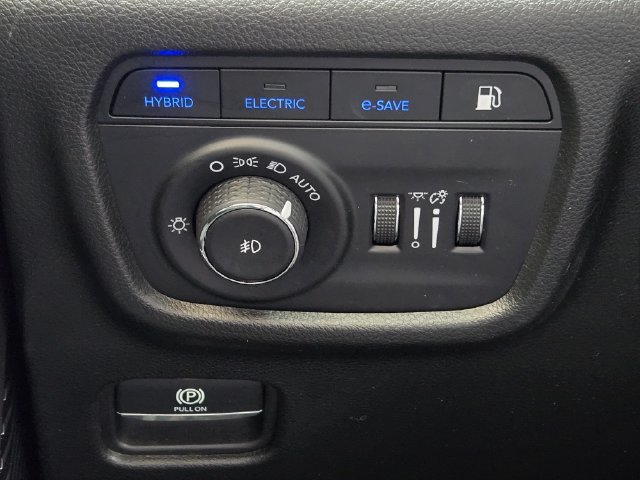 Used 2023 Jeep Grand Cherokee Overland w/ Advanced Protech Group III AWD/4WD image 25