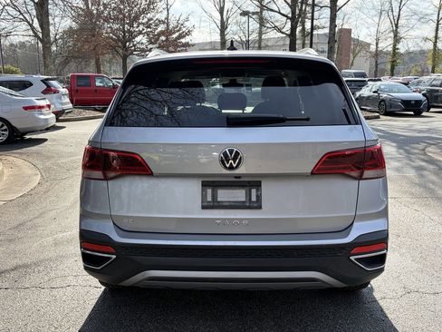 Used 2024 Volkswagen Taos SE image 4