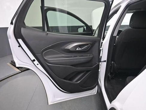 Used 2023 GMC Terrain SLE w/ Driver Convenience Package FWD image 14
