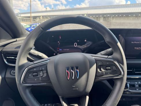 Used 2025 Buick Envista Sport Touring image 32