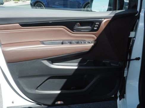 Used 2025 Honda Odyssey Touring image 15