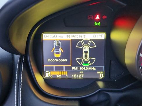 Used 2014 Ferrari California image 29