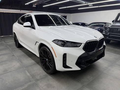 Used 2024 BMW X6 xDrive40i w/ Premium Package image 9