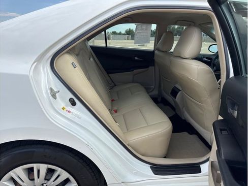 Used 2012 Toyota Camry LE FWD image 11