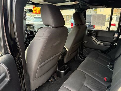 Used 2015 Jeep Wrangler Unlimited Sport w/ Connectivity Group AWD/4WD image 13