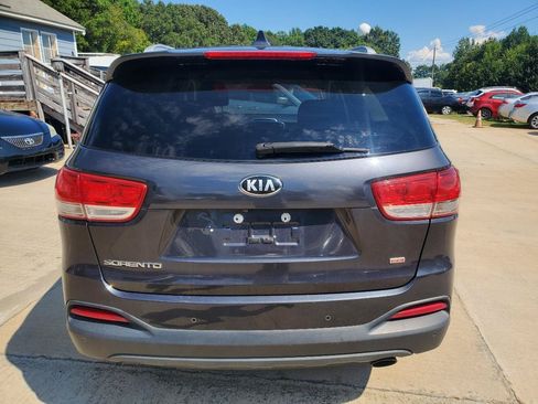 Used 2018 Kia Sorento FWD image 10