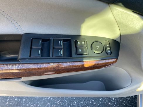 Used 2011 Honda Accord EX-L image 12