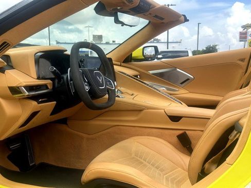 Used 2022 Chevrolet Corvette Stingray Premium Conv w/ Z51 Performance Package image 16